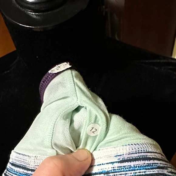 Lululemon Criss Cross Back Tank - Picture 8 of 8